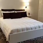 فندق مبيت وإفطار Cosmopolitan-bari
